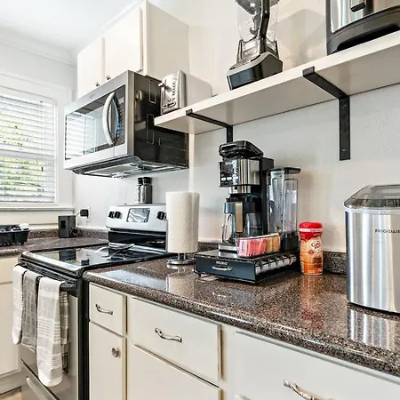 Villa Charming Townhouse In Downtown Waco!
